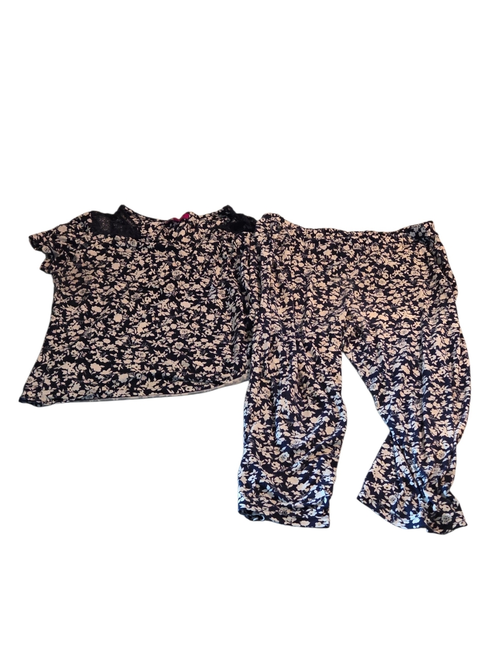 Free With Purchase MEDIUM - Women's Navy Floral Pajama Set